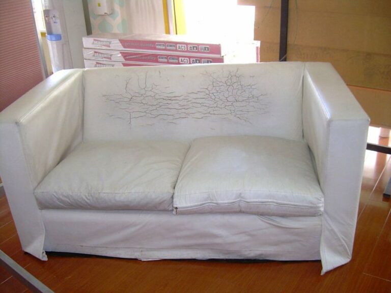 Cómo tapizar un sofá de polipiel
